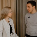 Mów mniej, słuchaj głębiej: jak zamienić codzienne rozmowy w więzi, które naprawdę wspierają