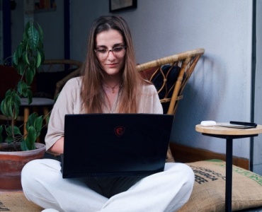 Jak znaleźć pierwszego klienta jako freelancer – praktyczny poradnik